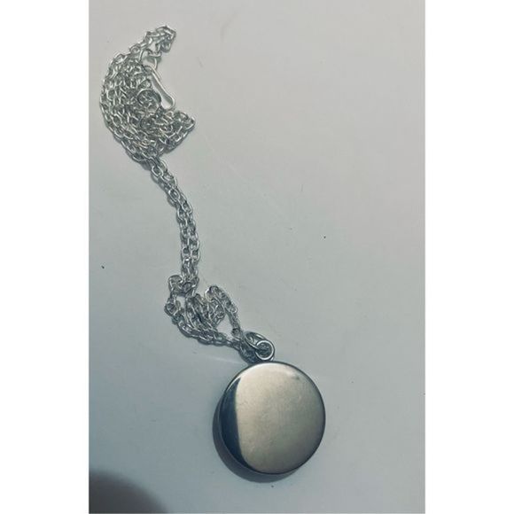 Libra glow in THE DARK ZODIAC HOROSCOPE STAR SIGN NECKLACE - Picture 3 of 13